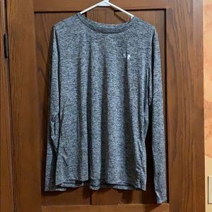 Under Armour Heat Gear XL long sleeve loose fit